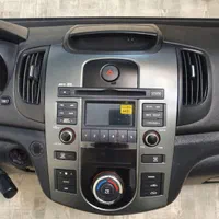 سراتو لوازم استوک  داشبورد کامل داخل اتاق و بدنه