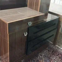 تخت خواب دونفره همراه میز ارایش و صندلی