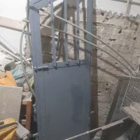 یک درب انباری زیر پله ای|مصالح و تجهیزات ساختمان|مشهد, شهید بصیر|دیوار