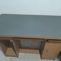 فروش یک عدد میز کامپیوتر