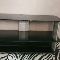 میز تلویزیون شیشه ای سالم وتمیز