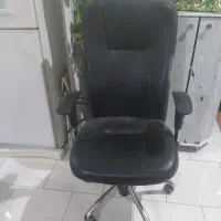 دو عدد صندلی سالم و نو