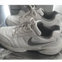 کتانی نایک  زنانه سایز ۴۰