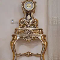 ساعت کنسول دار