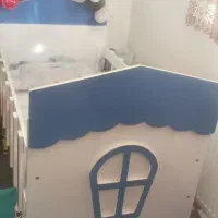 تختخواب کودکانه با تشک نو که فعلا پلاستیکش روشه