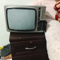 تلوزیون قدیمی آنتیک نو|کلکسیون اشیاء عتیقه|نسیم‌شهر, |دیوار