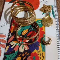 طلا و جواهرات