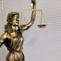 وکالت / وکیل پایه یک دادگستری و مشاور حقوقی