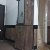 یک عدد جاکفشی ام دی اف کم کاروبسیارتمیز بااینه