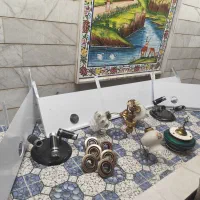 مقداری وسایل برقی و تاج ویترین لوستر مغازه و خونه