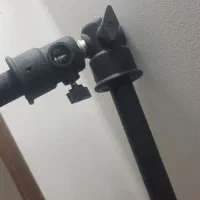 میله و پایه ها و پرده سبز