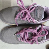 تعدادی کتونی در حد نو