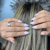 خدمات و اموزش حرفه ای کاشت ناخن با بهترین متریال|خدمات آرایشگری و زیبایی|اسلامشهر, شهرک واوان|دیوار