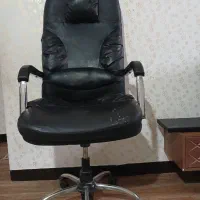 صندلی اداری برای محل کار وپشت میز کامپیوتر