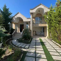 خونه-ویلایی-نیم-پیلوت-نما-کلاسیک-مبله-شده-سندار