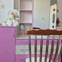 سرویس خواب سالم و کامل دخترانه|تخت و سرویس خواب|قم, باغ اشرافی|دیوار