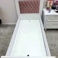 تخت کودک ضدخش آپادانا در حد نو