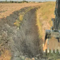 مینی بیل اماده کار برای شرکت و پیمانکار|خدمات حمل و نقل|آبادان, |دیوار