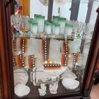 ویترین کاملا سالم وبزرگ جنس چوب وقابل رنگ|بوفه، ویترین، کنسول|اصفهان, ملک‌شهر|دیوار