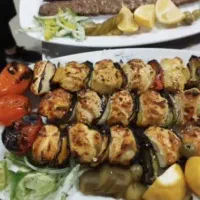 آشپزی و قبول سفارش پخت غذا برای مجالس و ادارات