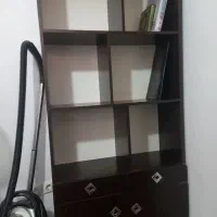 کتابخانه ایستاده