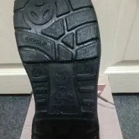 یه جفت پوتین ایمنی باسایز  ۴۲۴۳ به فروش میرسد|کیف، کفش، کمربند|میانه, |دیوار