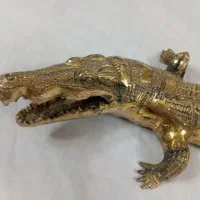 مجسمه تمساح برنجی