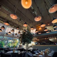 استخدام ویتر باریستا کمک اشپز و کارگر ساده