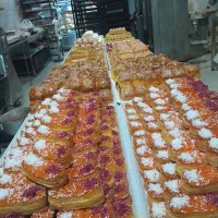 استاد کار خشکار قنادی و شاطر نان فانتزی