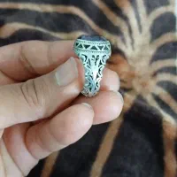 انگشتر و جواهرات