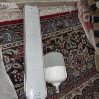 لامپ شارژی و یک عدد لامپ معنولی