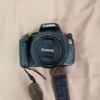 دوربین canon 600D لنز فابریک به همراه یک لنز فیکس