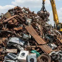 خریدوفروشانواع ضایعات فلزات،پلی اتیلن،کاغذ و غیره