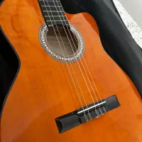 گیتار c70 یاماها به همراه پایه