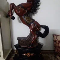 مجسمه اسب