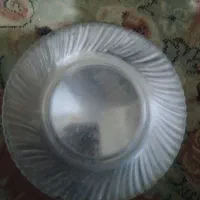 تعدادی بشقاب شیشه ای