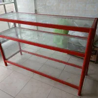 میز و صندلی و ۲ دستگاه ویترین و پایه بنر تبلیغاتی|فروشگاه و مغازه|کرمانشاه, |دیوار