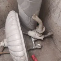 دو عدد روشویی با شیر