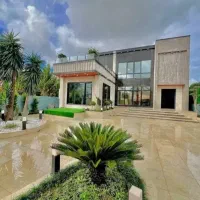 ویلامدرن-استخردارسندارنزدیک-جاده-اصلی-ویوجنگل-ابدی