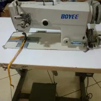 چرخ خیاطی دو سوزنه در حد و دو عدد راسته