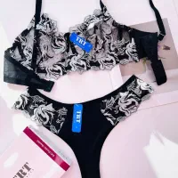 لباس زیر واریز درب منزل