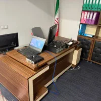 میز مدیریت و کارمندی