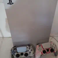 یک دستگاه ps5 خیلی خیلی کم کار