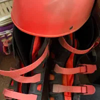 اسکیت  سایز ۳۹-۴۰و کلاه ایمنی