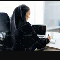 منشی دفتر مهاجرتی