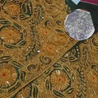 شلوار گلابتونی|لباس|قلعه قاضی, |دیوار