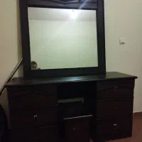 میز توالت و‌میز جلو مبلی کاملا سالم