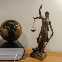 وکیل پایه یک دادگستری  پرونده های پیچیده و سنگین