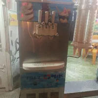 دستگاه بستنی قیفی .نیکنام.تک فاز .در حال کار هستش