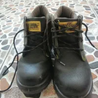 کفش کار پنجه آهنی سایز 40
